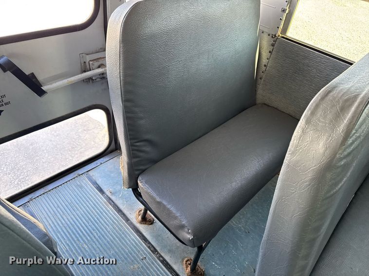 image for item DW2489 2000 Thomas MVP-EF school bus