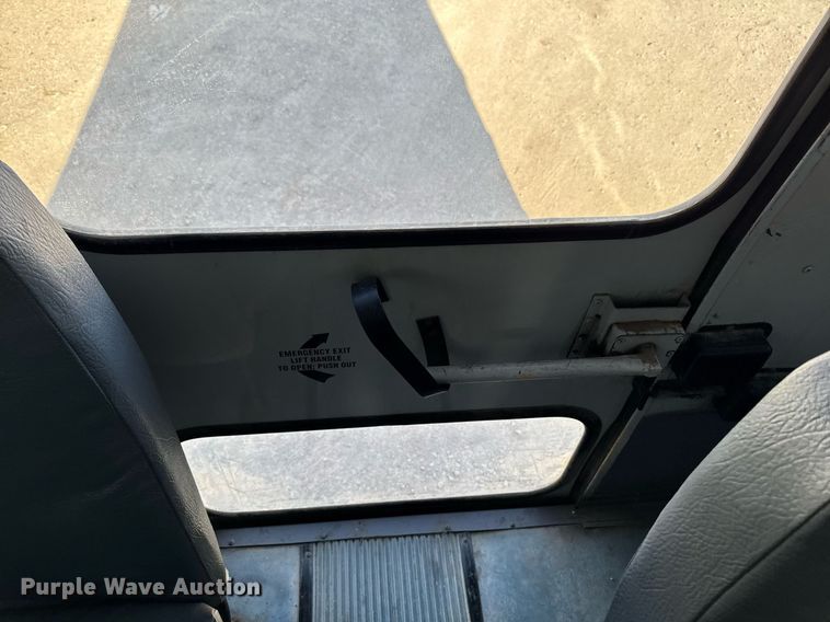 image for item DW2489 2000 Thomas MVP-EF school bus