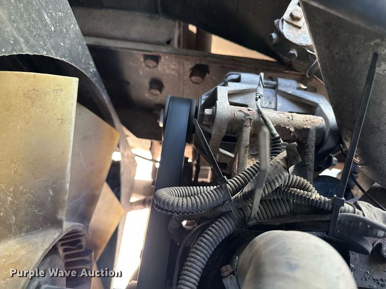 image for item DW2489 2000 Thomas MVP-EF school bus