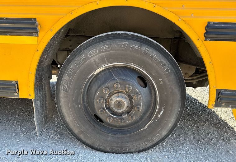 image for item DW2489 2000 Thomas MVP-EF school bus