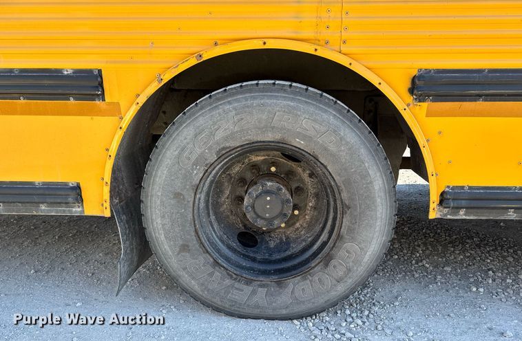 image for item DW2489 2000 Thomas MVP-EF school bus