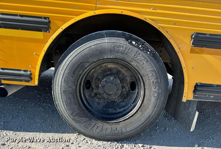 image for item DW2489 2000 Thomas MVP-EF school bus