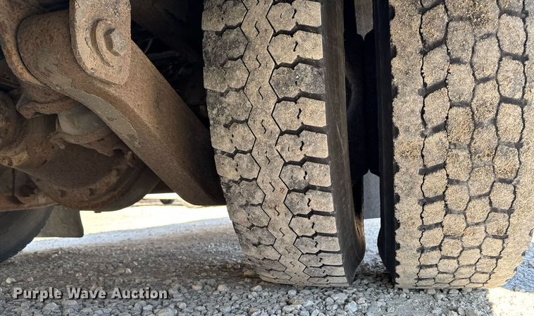 image for item DW2489 2000 Thomas MVP-EF school bus