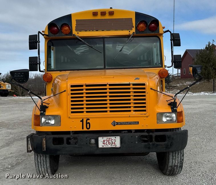 image for item DW2490 2000 International 3800 school bus