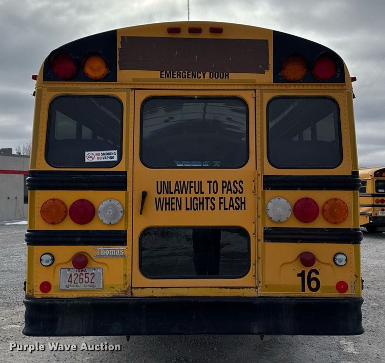 image for item DW2490 2000 International 3800 school bus