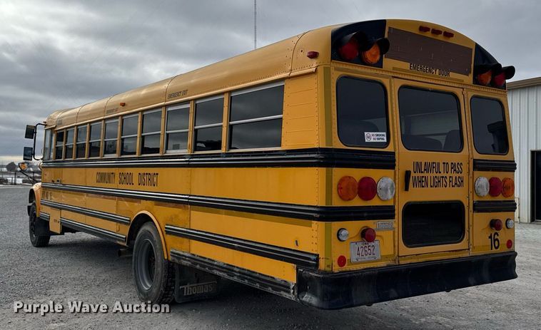 image for item DW2490 2000 International 3800 school bus