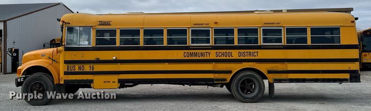 image for item DW2490 2000 International 3800 school bus