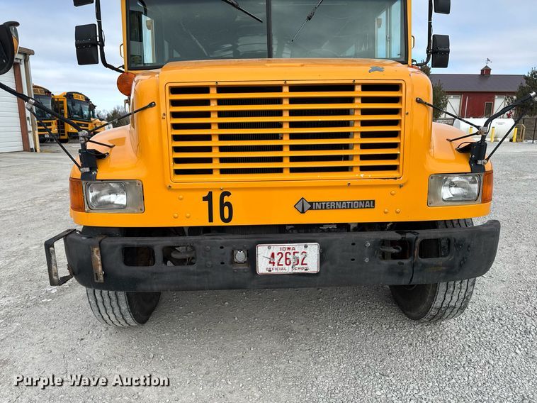 image for item DW2490 2000 International 3800 school bus