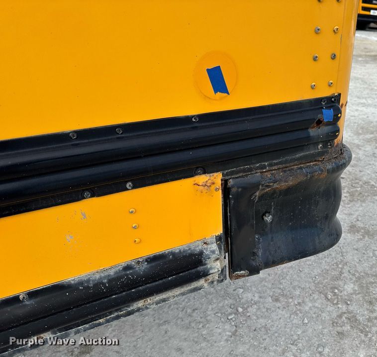 image for item DW2490 2000 International 3800 school bus
