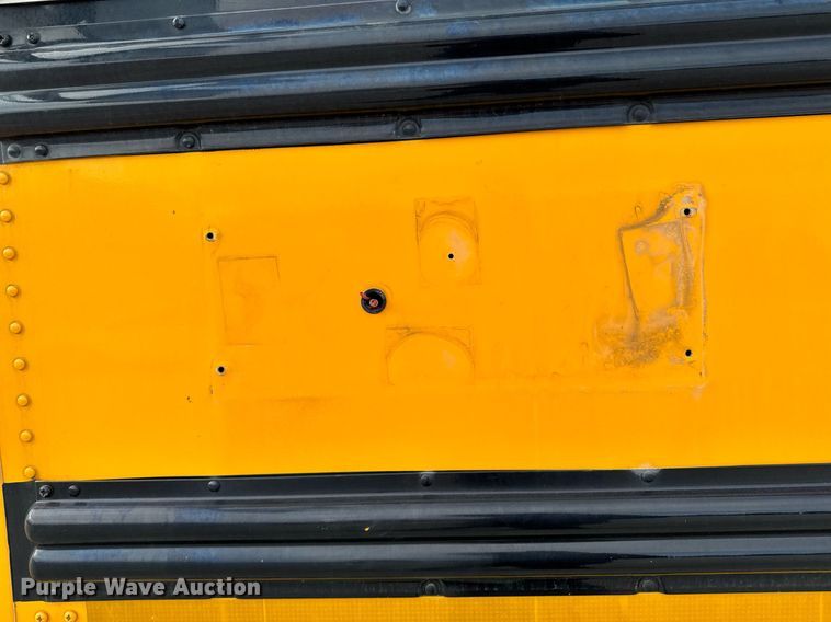 image for item DW2490 2000 International 3800 school bus
