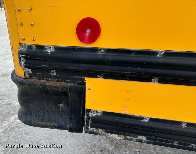 image for item DW2490 2000 International 3800 school bus