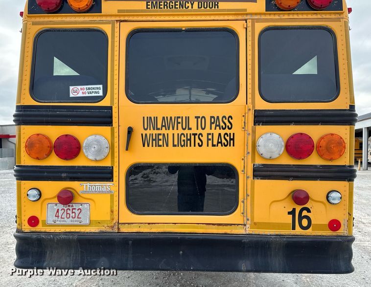 image for item DW2490 2000 International 3800 school bus