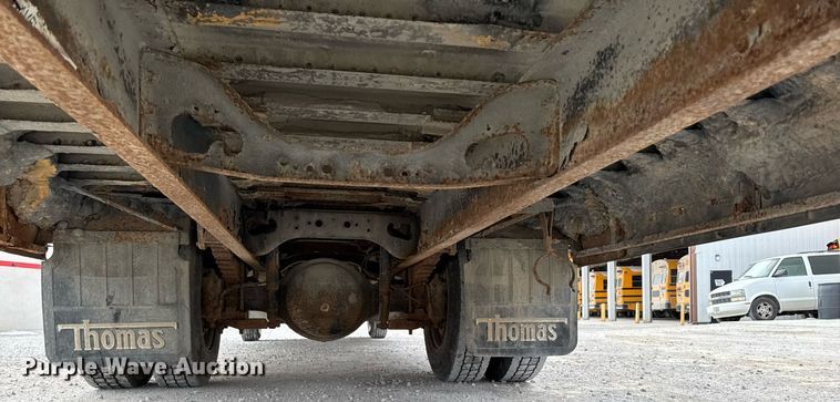 image for item DW2490 2000 International 3800 school bus