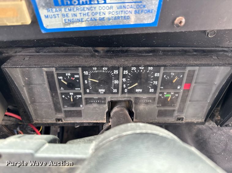 image for item DW2490 2000 International 3800 school bus