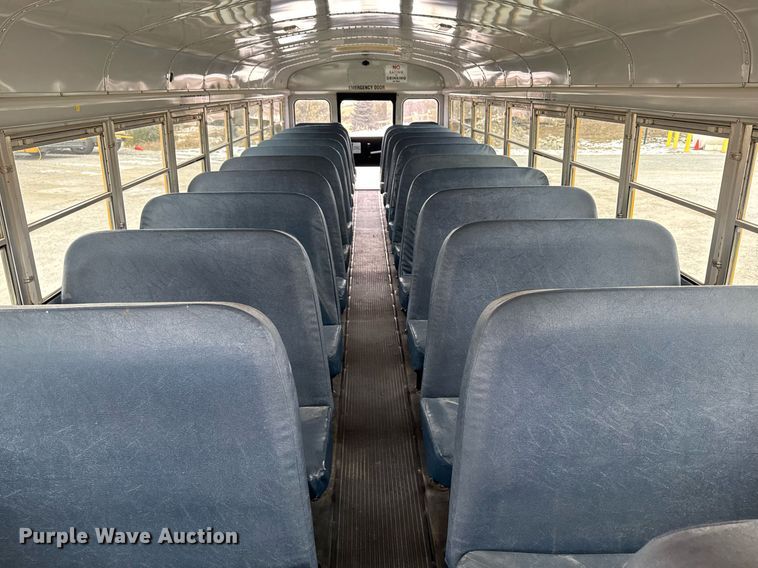 image for item DW2490 2000 International 3800 school bus