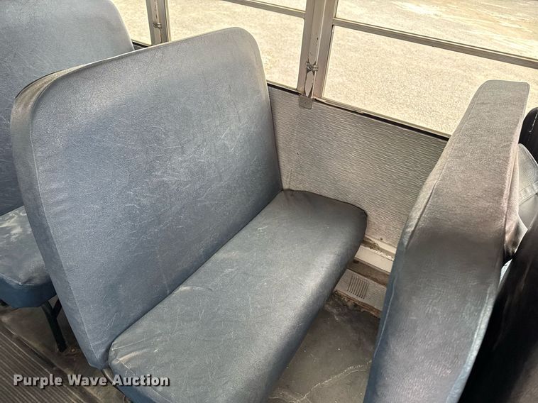 image for item DW2490 2000 International 3800 school bus