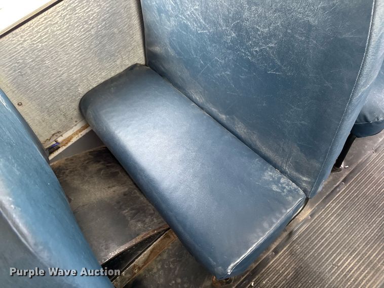 image for item DW2490 2000 International 3800 school bus