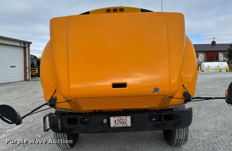 image for item DW2490 2000 International 3800 school bus