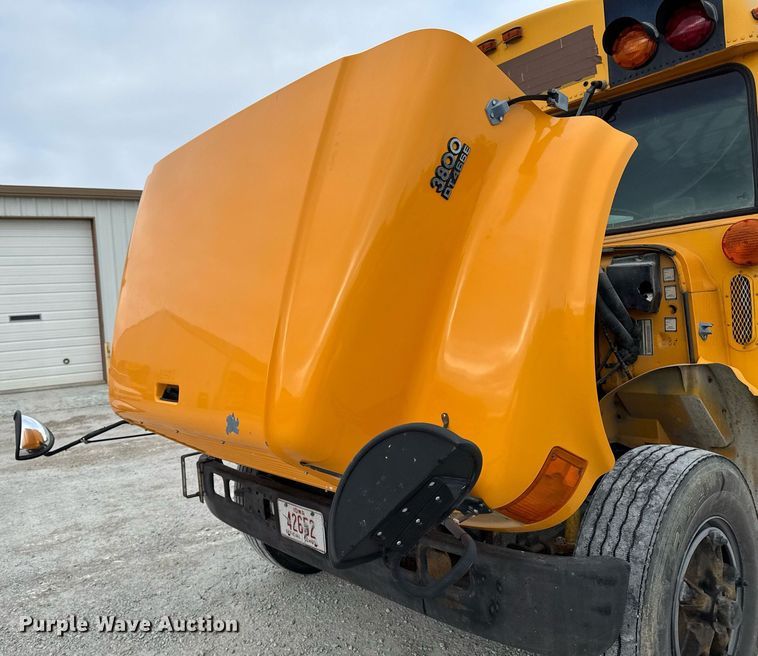 image for item DW2490 2000 International 3800 school bus