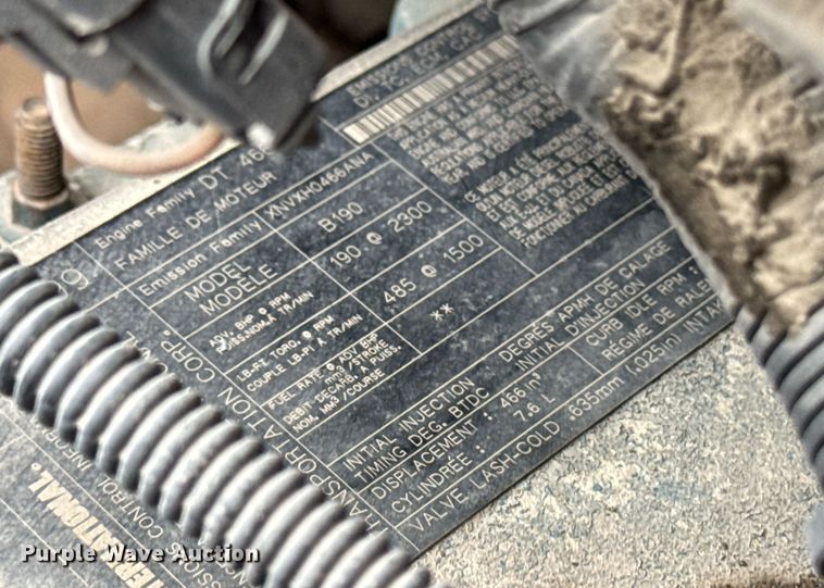 image for item DW2490 2000 International 3800 school bus