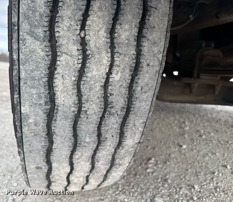 image for item DW2490 2000 International 3800 school bus