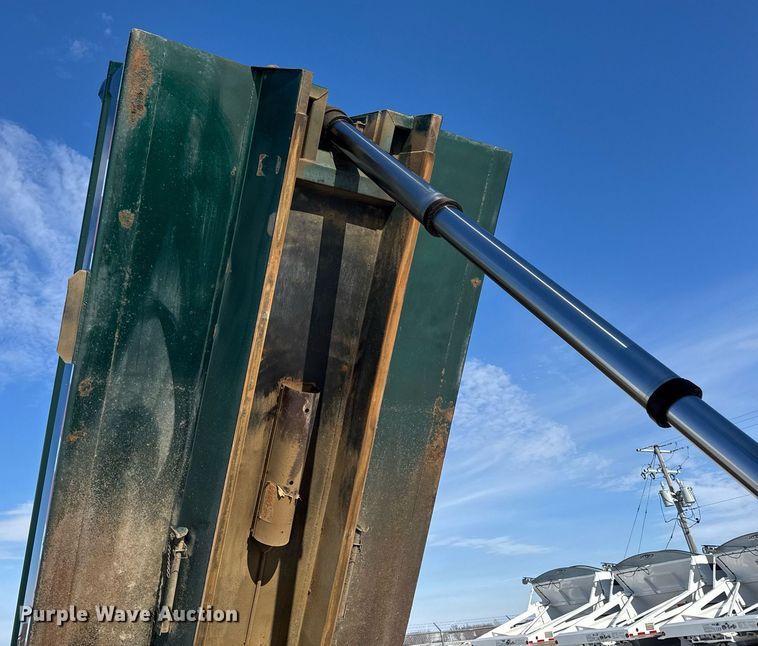 image for item DW2491 2007 Sterling LT9500 dump truck