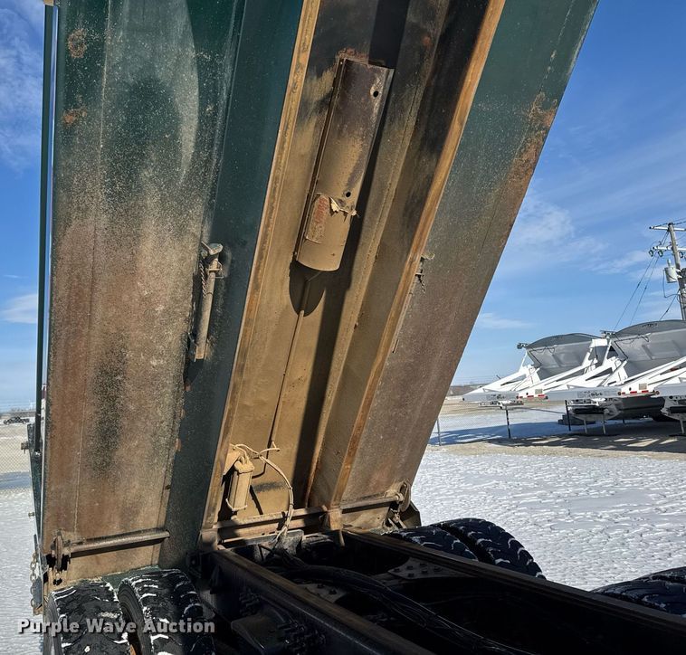 image for item DW2491 2007 Sterling LT9500 dump truck