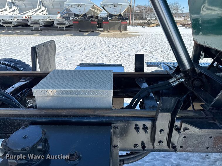 image for item DW2491 2007 Sterling LT9500 dump truck