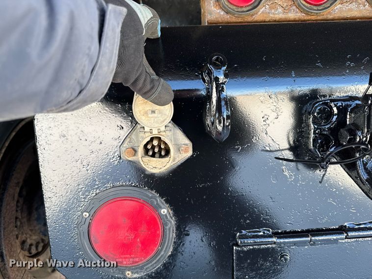 image for item DW2491 2007 Sterling LT9500 dump truck