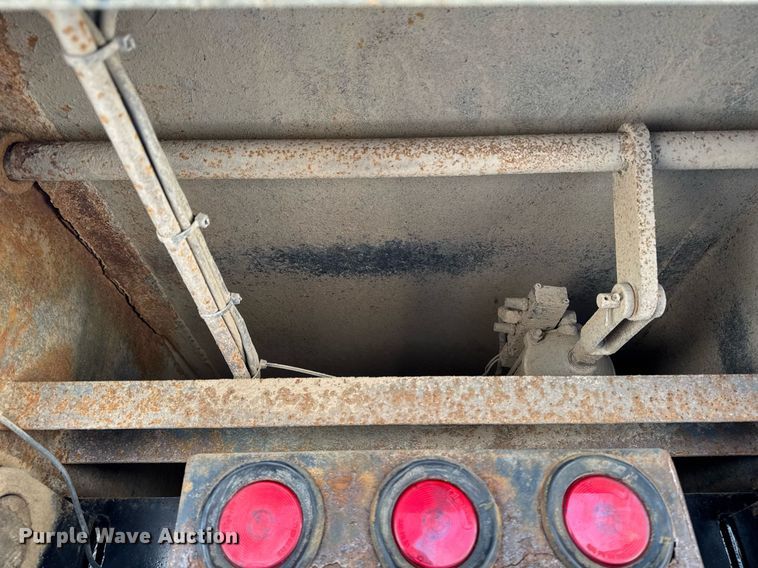 image for item DW2491 2007 Sterling LT9500 dump truck