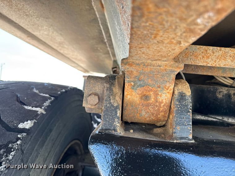 image for item DW2491 2007 Sterling LT9500 dump truck