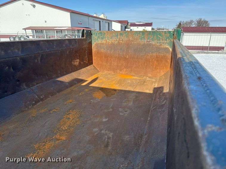 image for item DW2491 2007 Sterling LT9500 dump truck