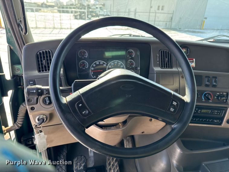 image for item DW2491 2007 Sterling LT9500 dump truck