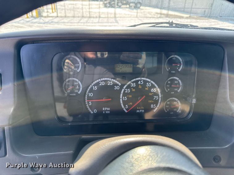 image for item DW2491 2007 Sterling LT9500 dump truck