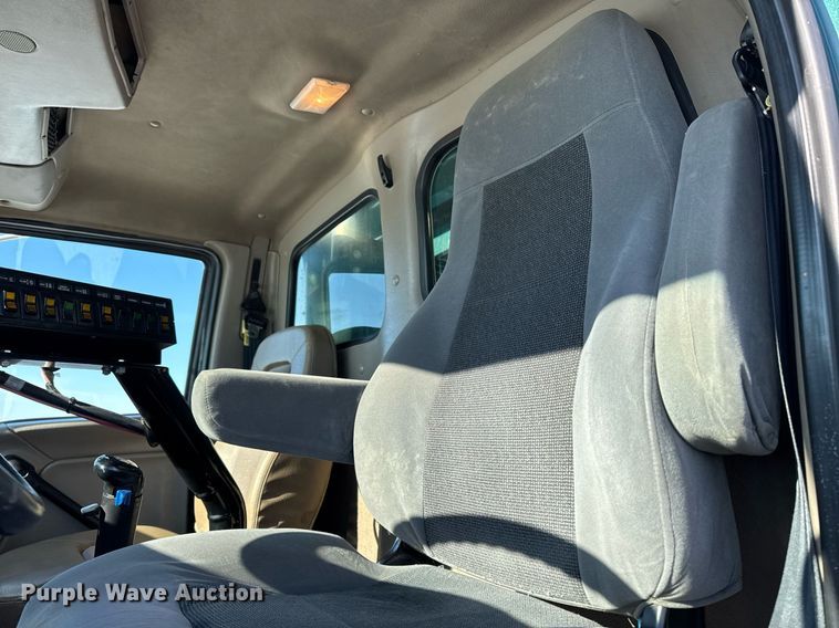 image for item DW2491 2007 Sterling LT9500 dump truck