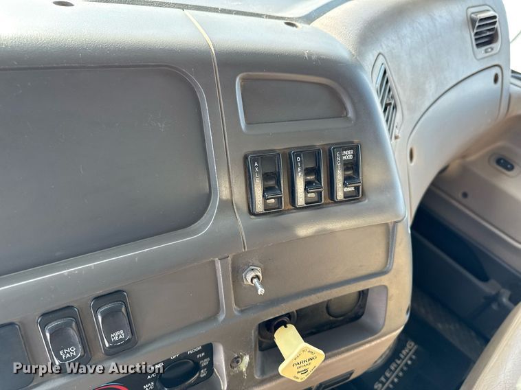 image for item DW2491 2007 Sterling LT9500 dump truck