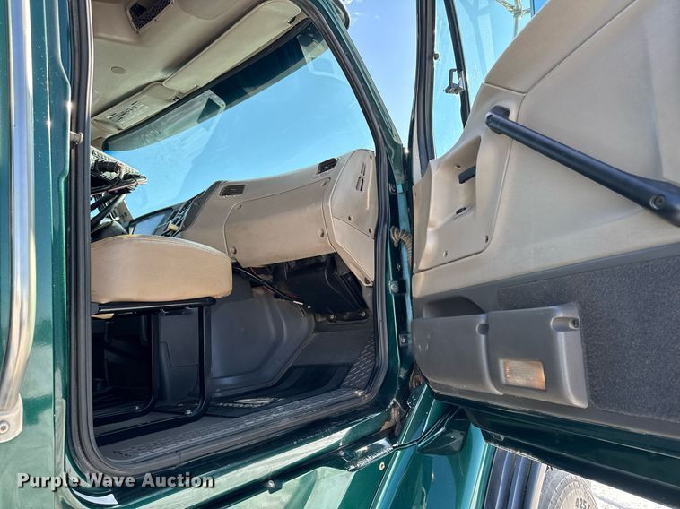 image for item DW2491 2007 Sterling LT9500 dump truck