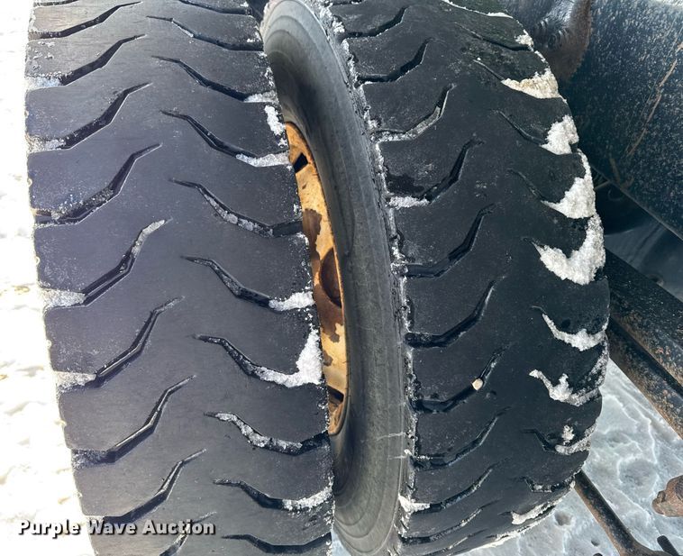 image for item DW2491 2007 Sterling LT9500 dump truck