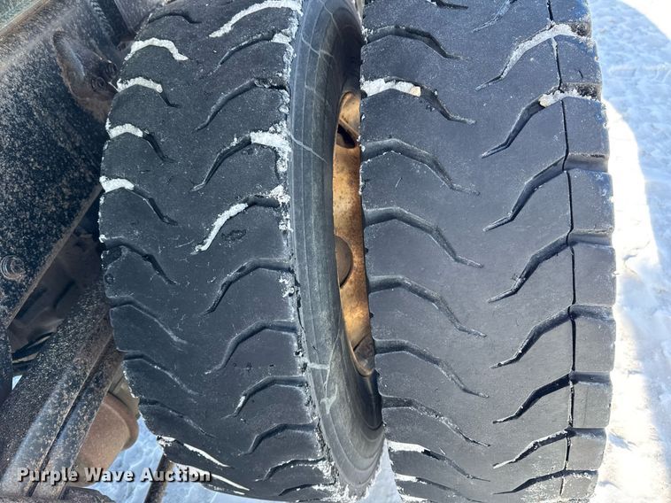 image for item DW2491 2007 Sterling LT9500 dump truck