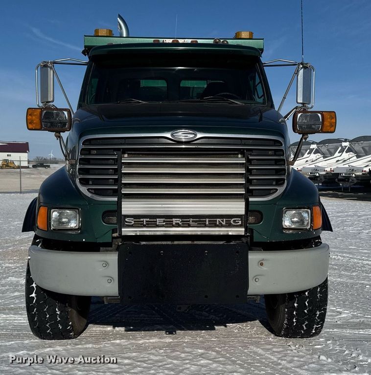 image for item DW2492 2007 Sterling LT9500 dump truck