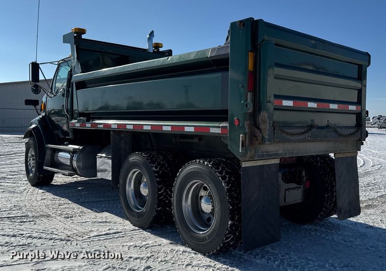 image for item DW2492 2007 Sterling LT9500 dump truck