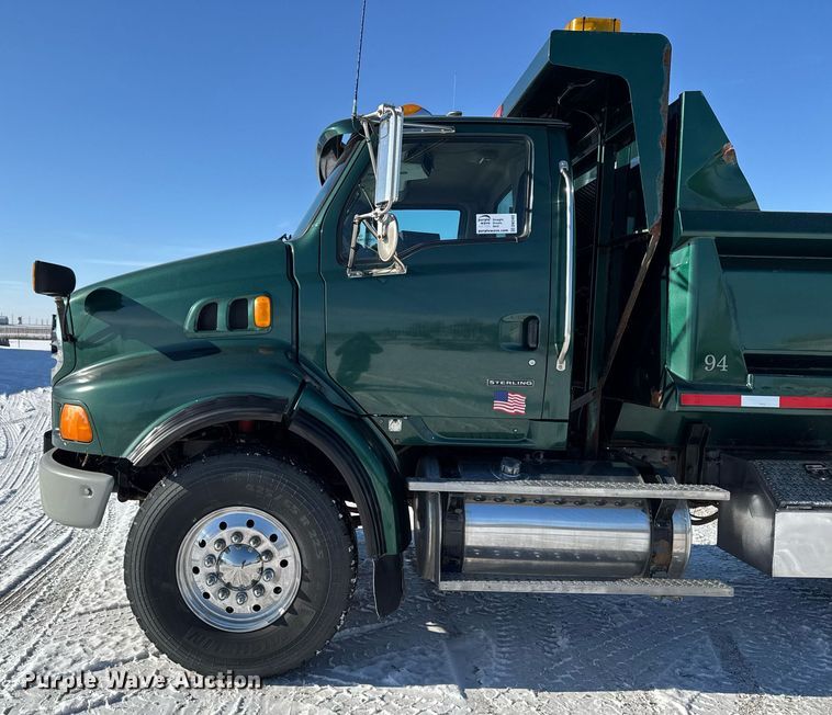 image for item DW2492 2007 Sterling LT9500 dump truck