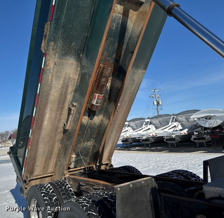 image for item DW2492 2007 Sterling LT9500 dump truck
