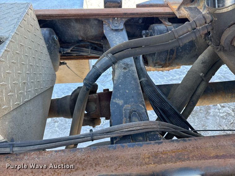 image for item DW2492 2007 Sterling LT9500 dump truck