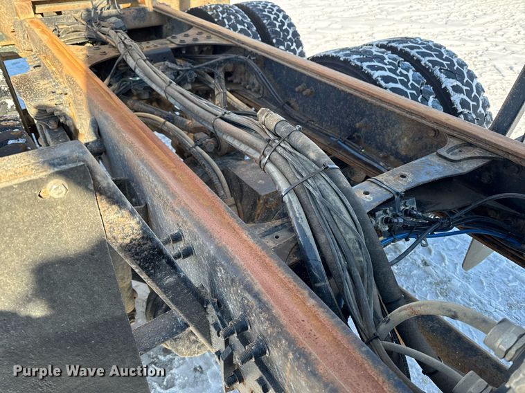 image for item DW2492 2007 Sterling LT9500 dump truck