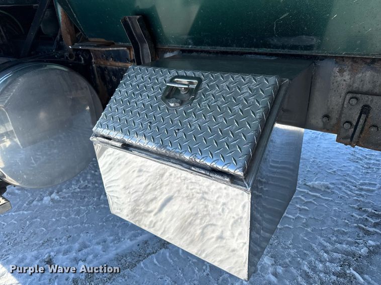 image for item DW2492 2007 Sterling LT9500 dump truck