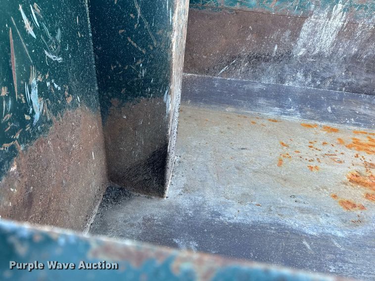 image for item DW2492 2007 Sterling LT9500 dump truck