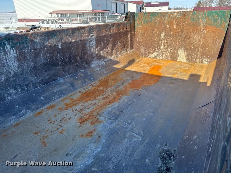 image for item DW2492 2007 Sterling LT9500 dump truck