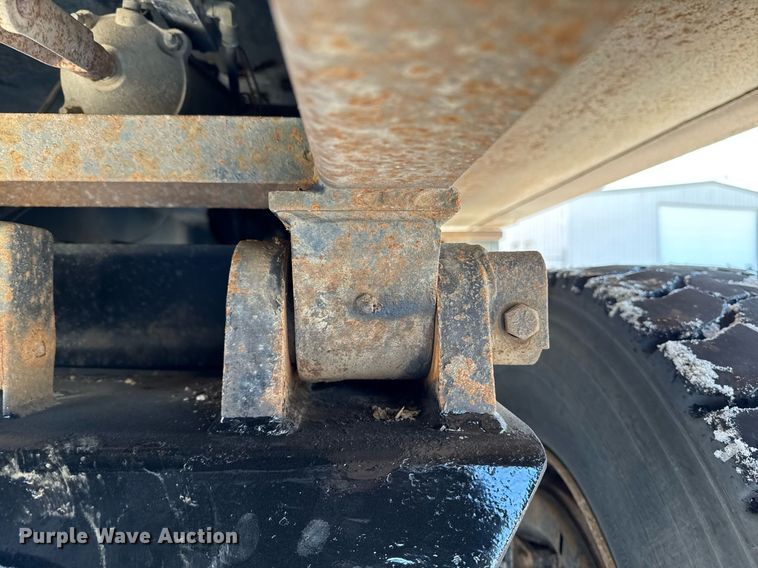 image for item DW2492 2007 Sterling LT9500 dump truck