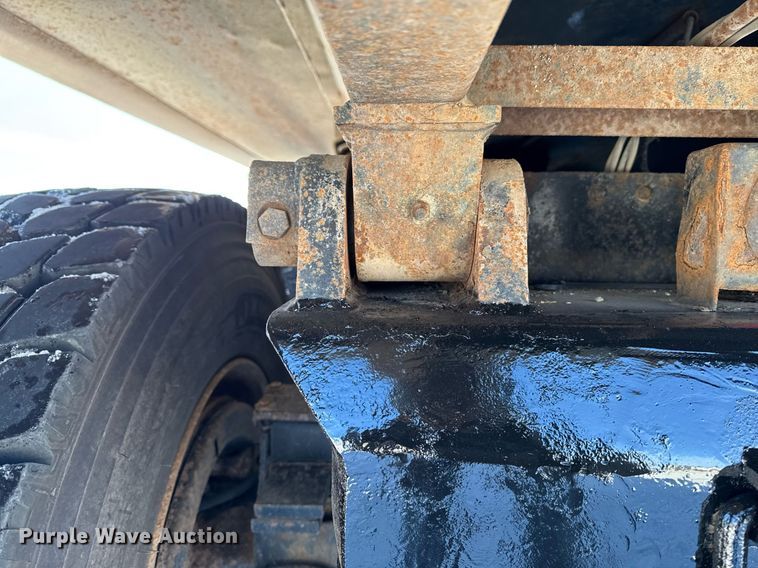 image for item DW2492 2007 Sterling LT9500 dump truck